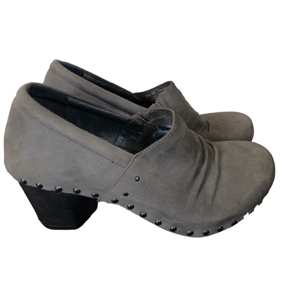 Dansko Nori Gray Suede Studded Slip In Heels 39/ 8.5-9 Round Toe Classic Style - Picture 1 of 8
